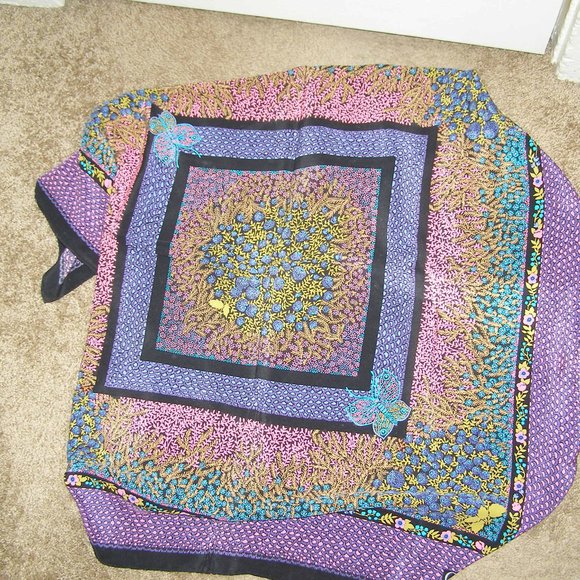 🪻🦋 AUTHENTIC Christian Dior Silk Scarf Flowers And Butteflies - Picture 4 of 4